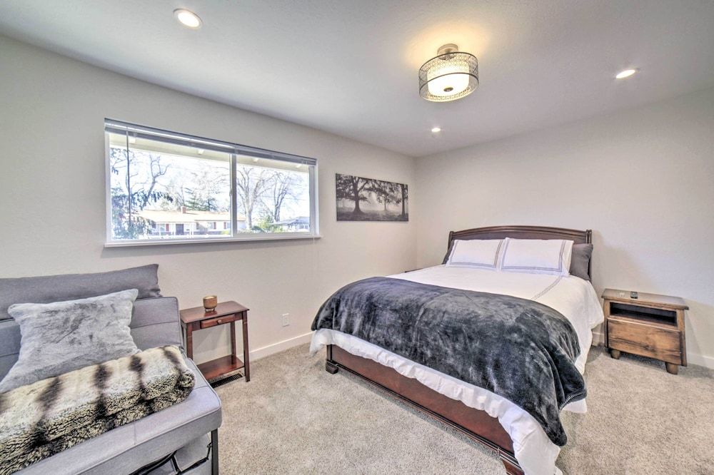 undefined Remodeled Reno Retreat - Day Trip to Tahoe! 8