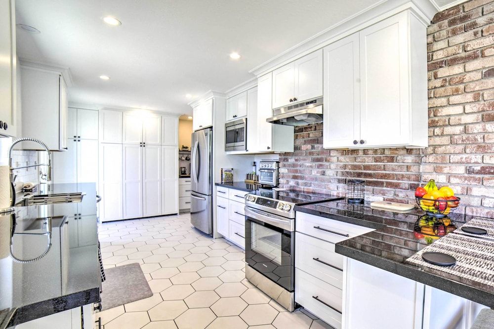 undefined Remodeled Reno Retreat - Day Trip to Tahoe! 3