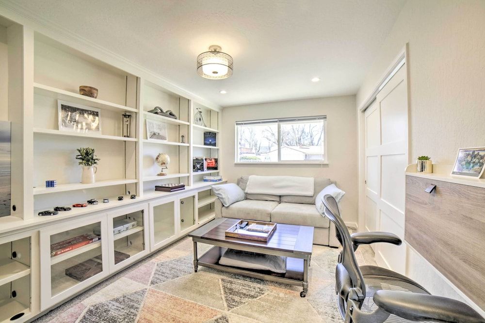 undefined Remodeled Reno Retreat - Day Trip to Tahoe! 6