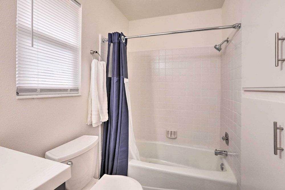 undefined Sleek Family Retreat: 4 Mi to Downtown Reno! 2