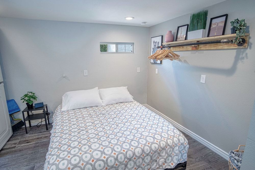 House (1 Bedroom)