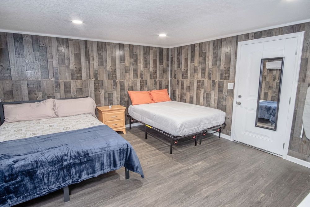 House (4 Bedrooms)