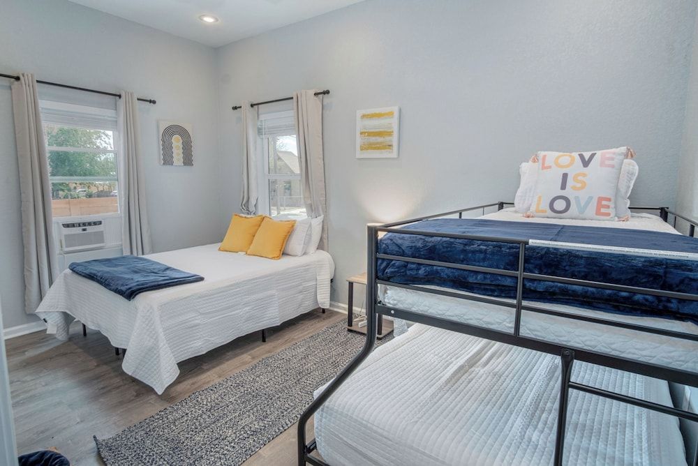 Apartment (2 Bedrooms)