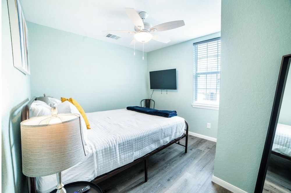 House (1 Bedroom)