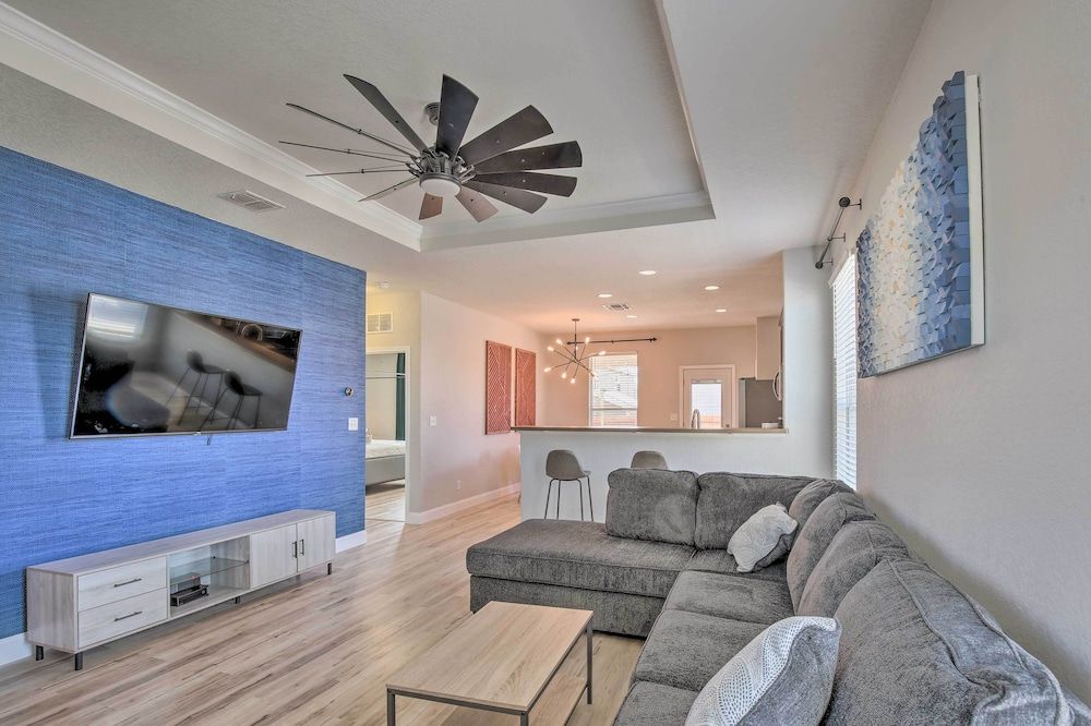 Home Centered Between Sea World & Six Flags!