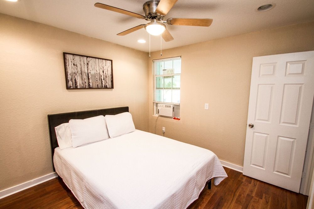 Apartment (1 Bedroom)