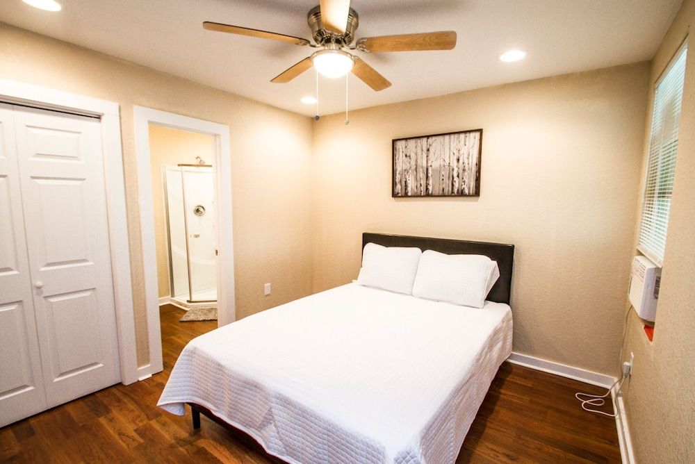 Apartment (1 Bedroom)
