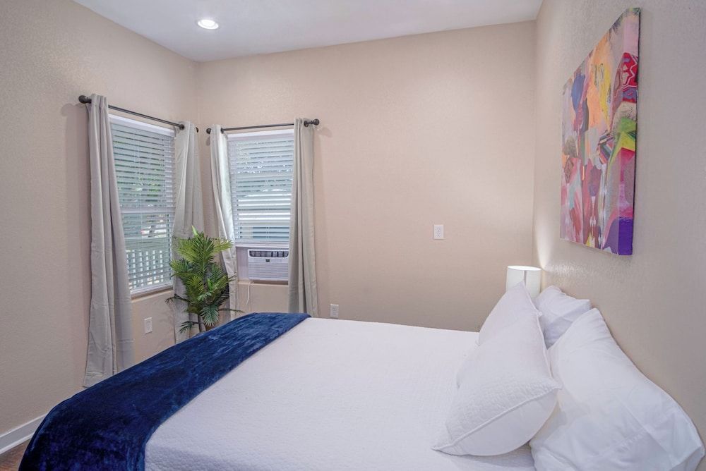 Apartment (1 Bedroom)
