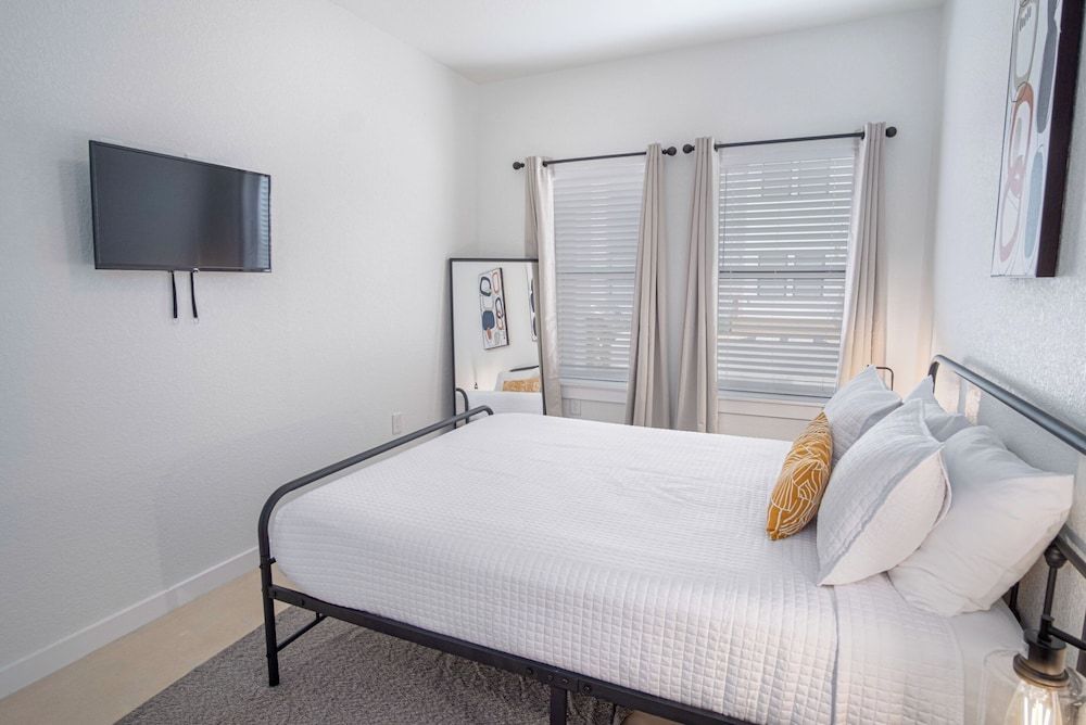 Apartment (3 Bedrooms)