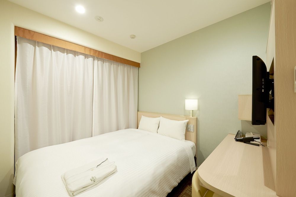 Double Room, Smoking