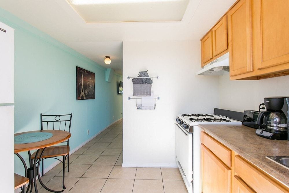 2330/a Studio (2330/A) 13