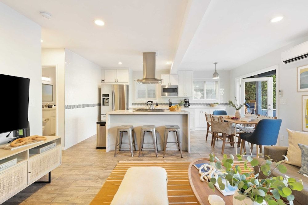 undefined Mission Point 1 by Avantstay San Diego Beach House w/ Huge Patio & Fire Pit Walk to Beach! 5