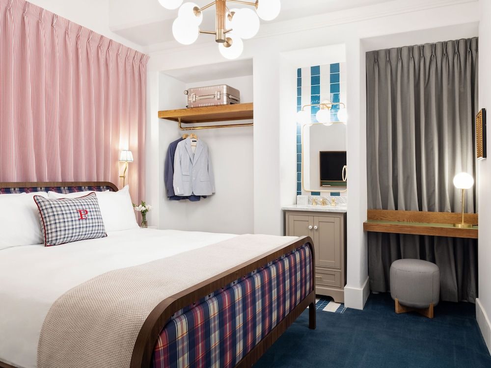 Deluxe Suite, 1 King Bed with Sofa bed (The King Suite with Sofa Bed)