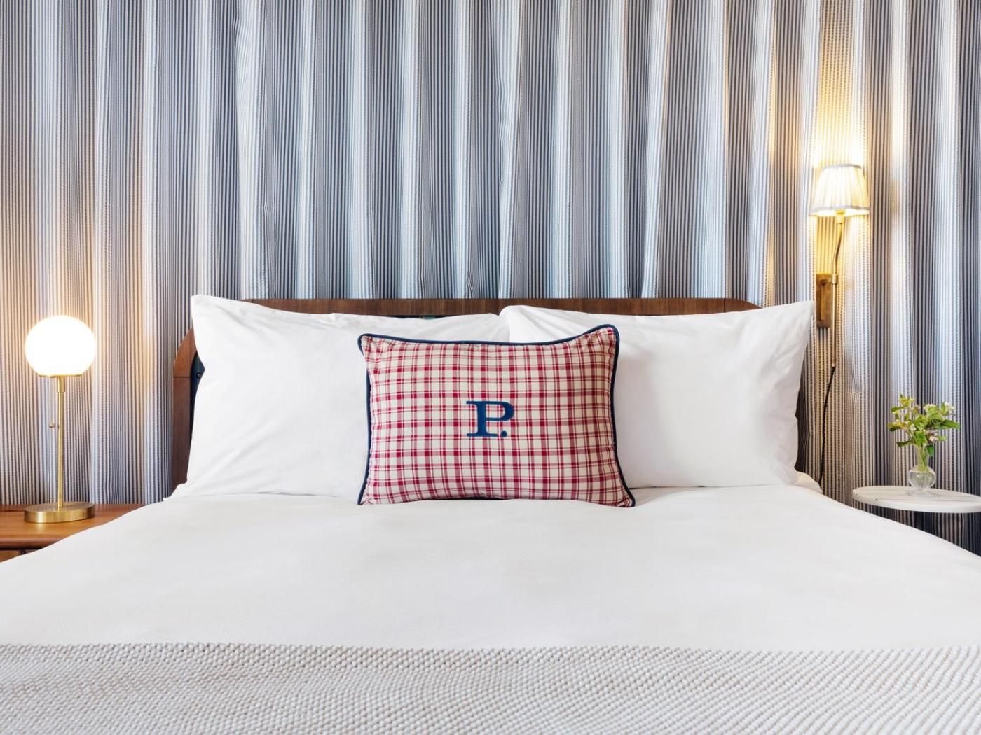 Deluxe King Suite