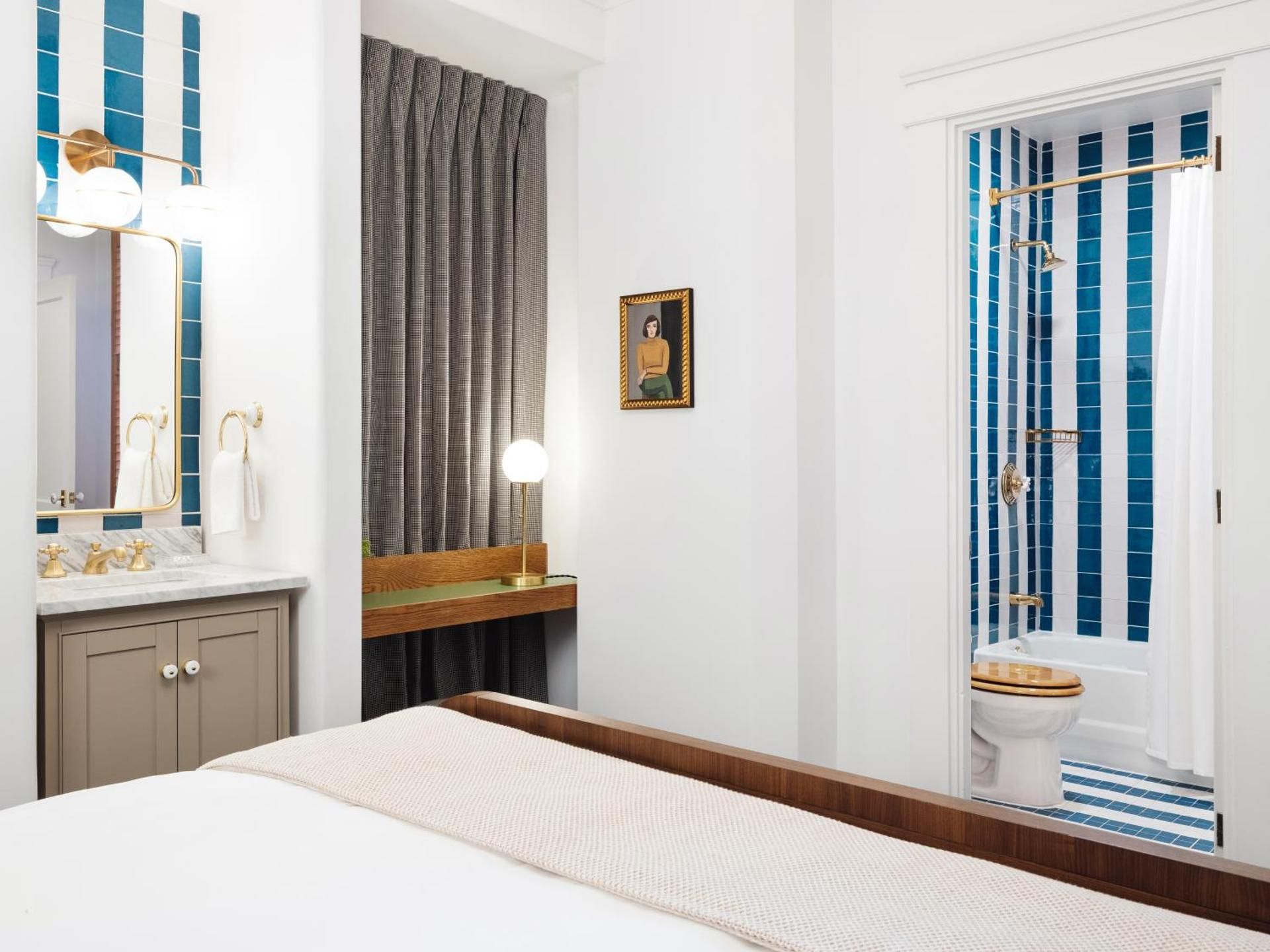 Deluxe King Suite