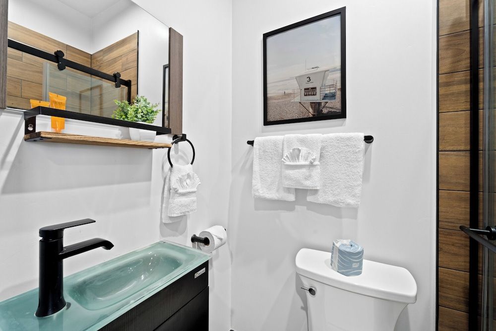 Balboa Park Hotel Standard Room Full Bed 11