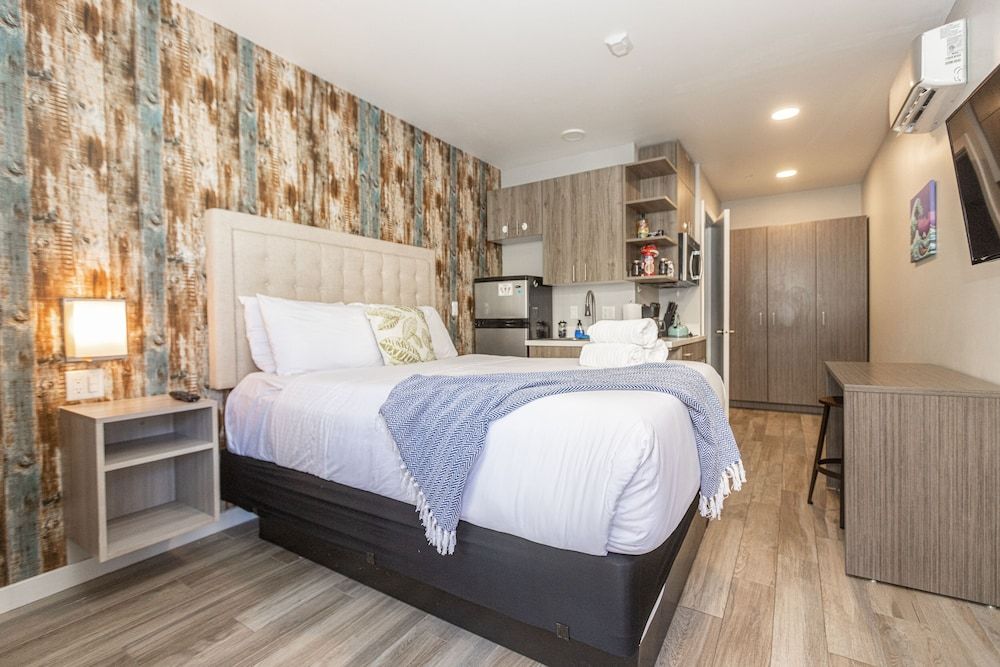 undefined Old Town 8