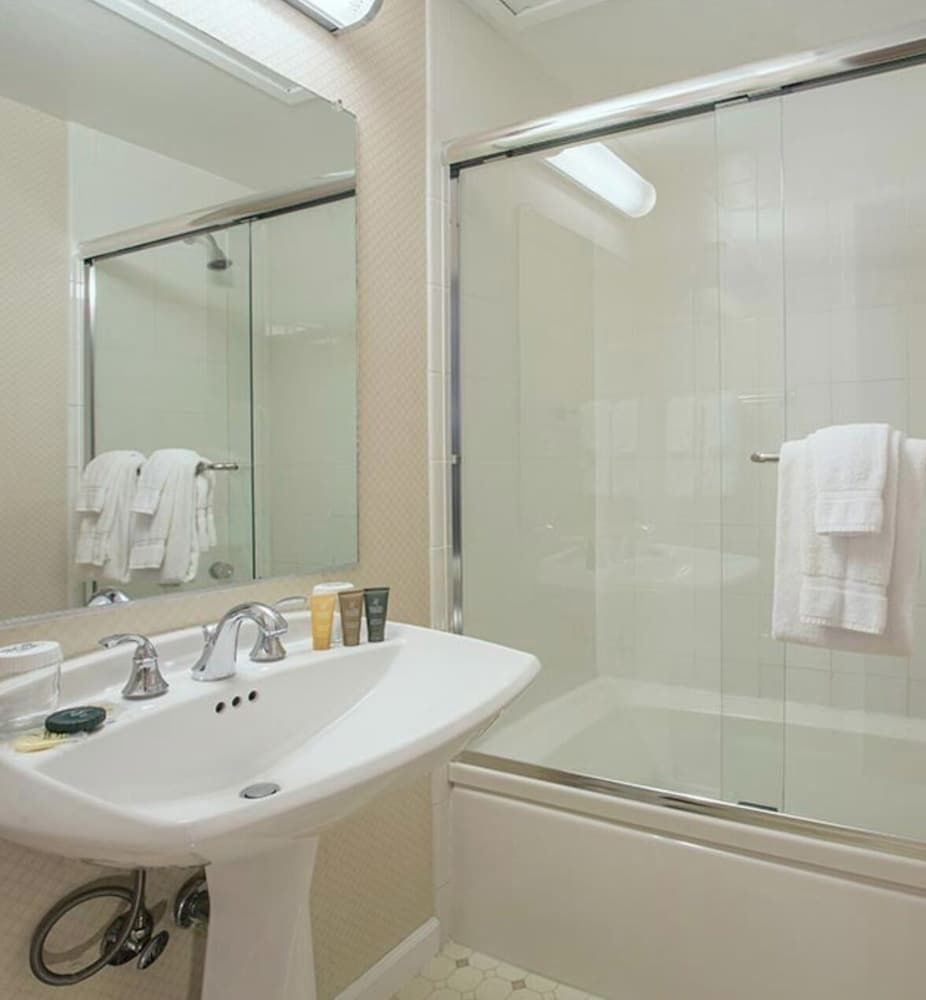 undefined Hotel Amari 10