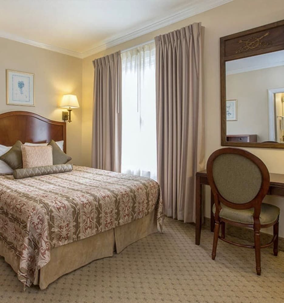 undefined Hotel Amari 6