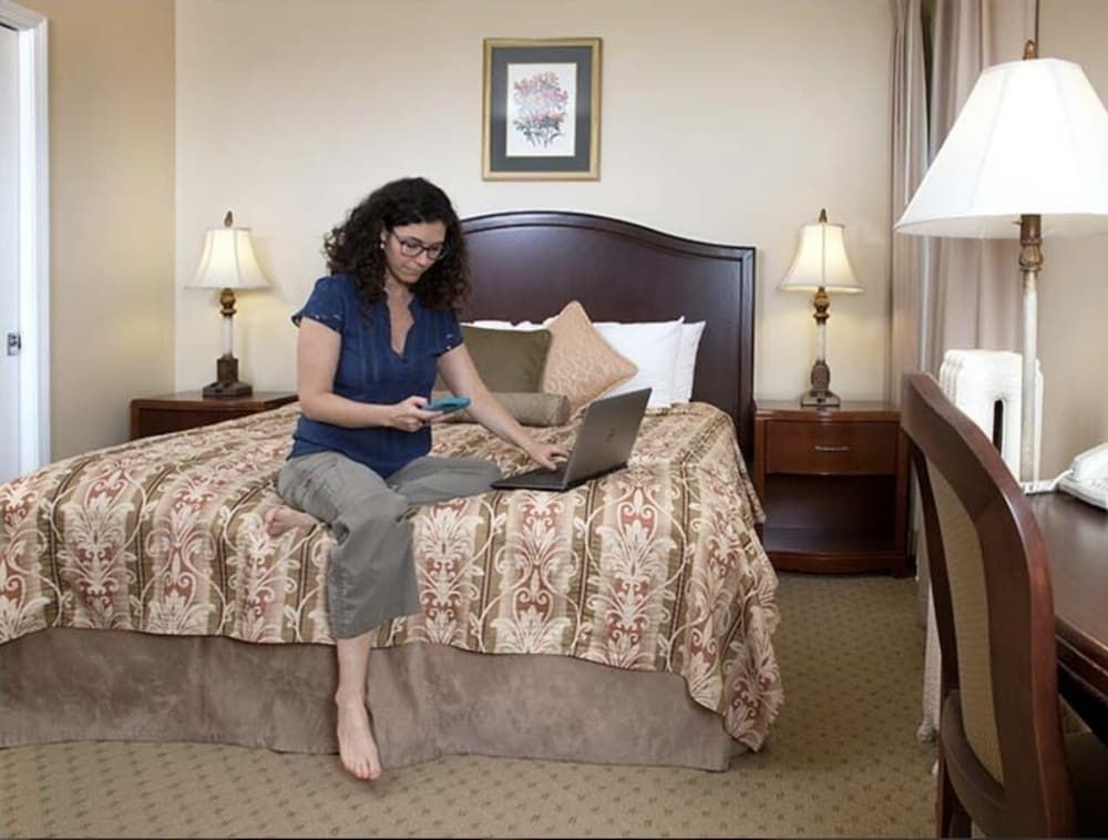 undefined Hotel Amari 3