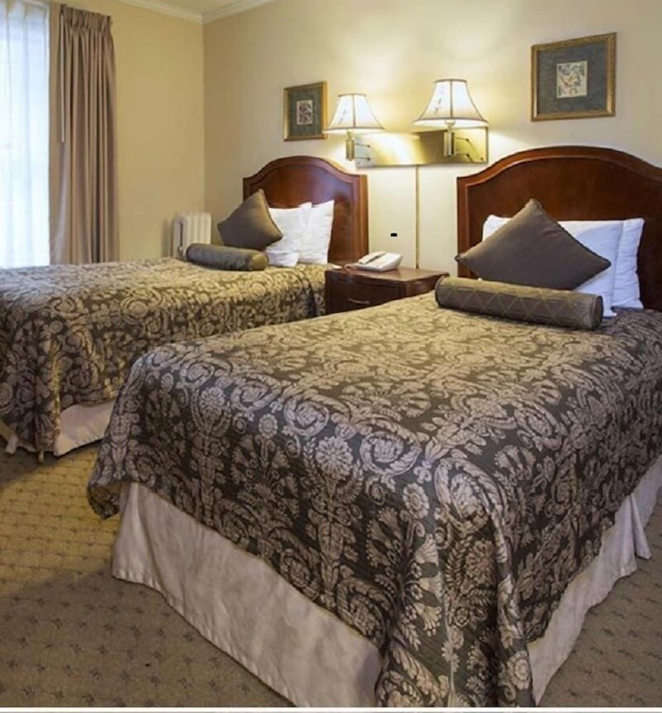 undefined Hotel Amari 2