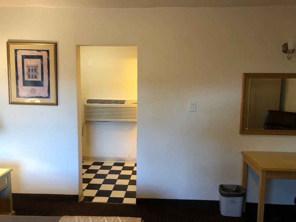 undefined Casa Linda Motel 4