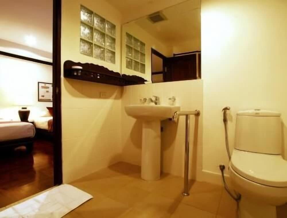 undefined Cucumber Inn 10