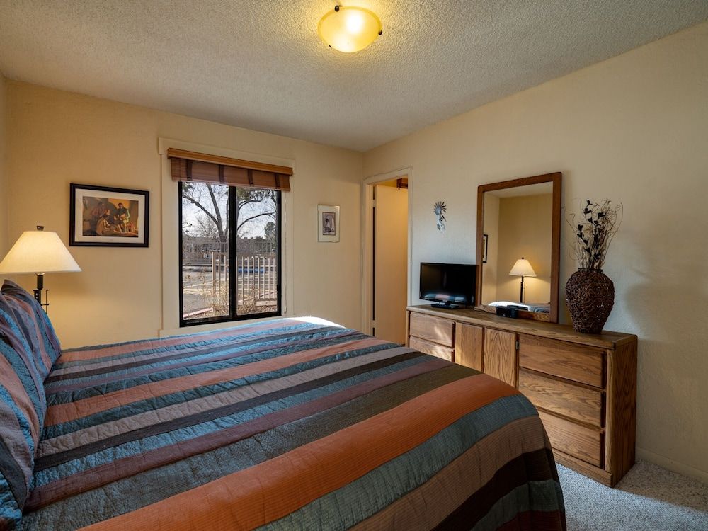 Condo, Multiple Beds, Fireplace, Mountain View (#31 - No Pets)