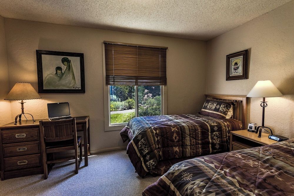 Condo, Multiple Beds, Fireplace, Mountain View (#30 - No Pets)