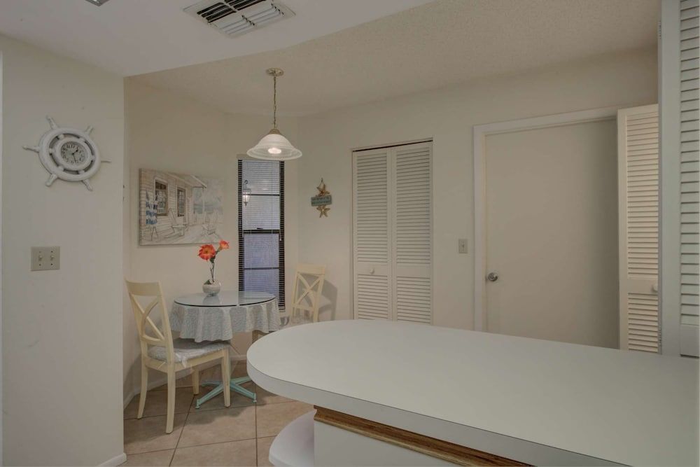 Condo (White Pine Court)
