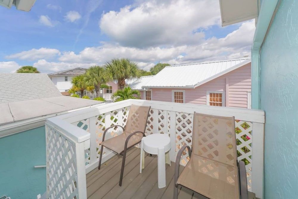 Condo (Island Dreams Gulf Breeze #2)