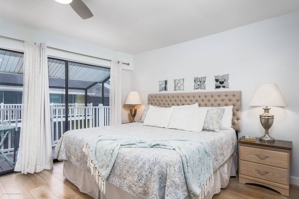 Condo (Key Point Village - Stickney Point)