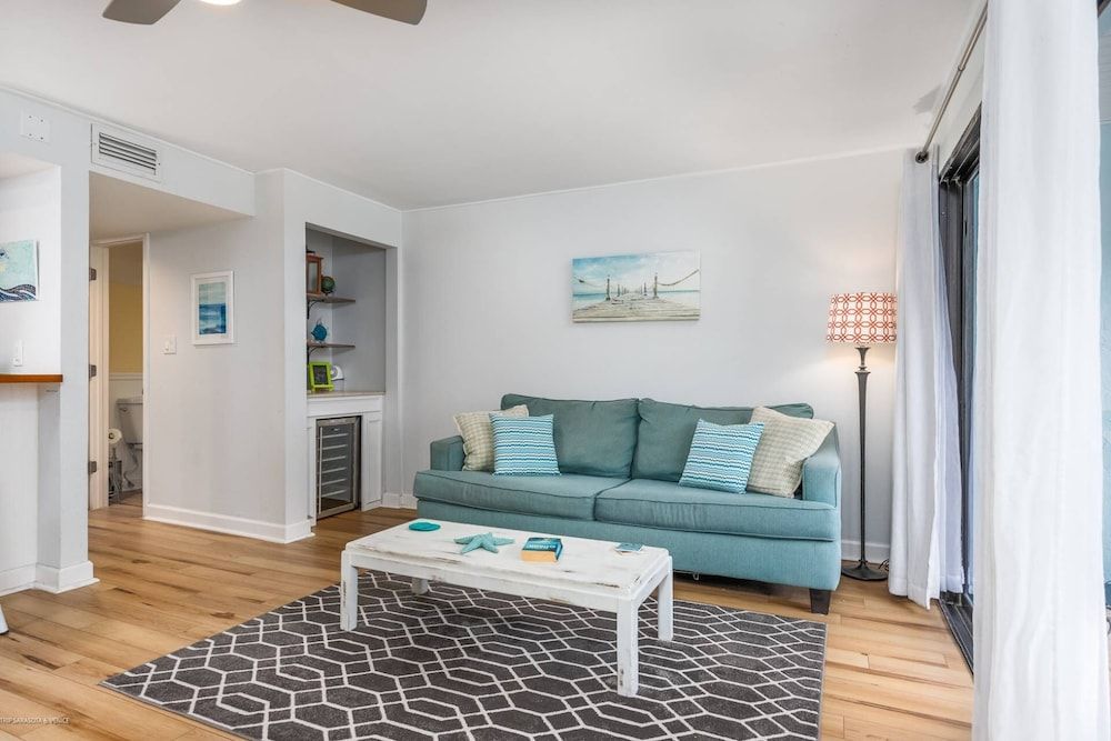 Condo (Key Point Village - Stickney Point)