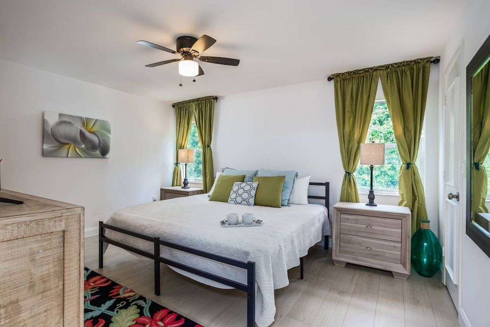 Condo (Sea La Vie Villa with Tropical Views)