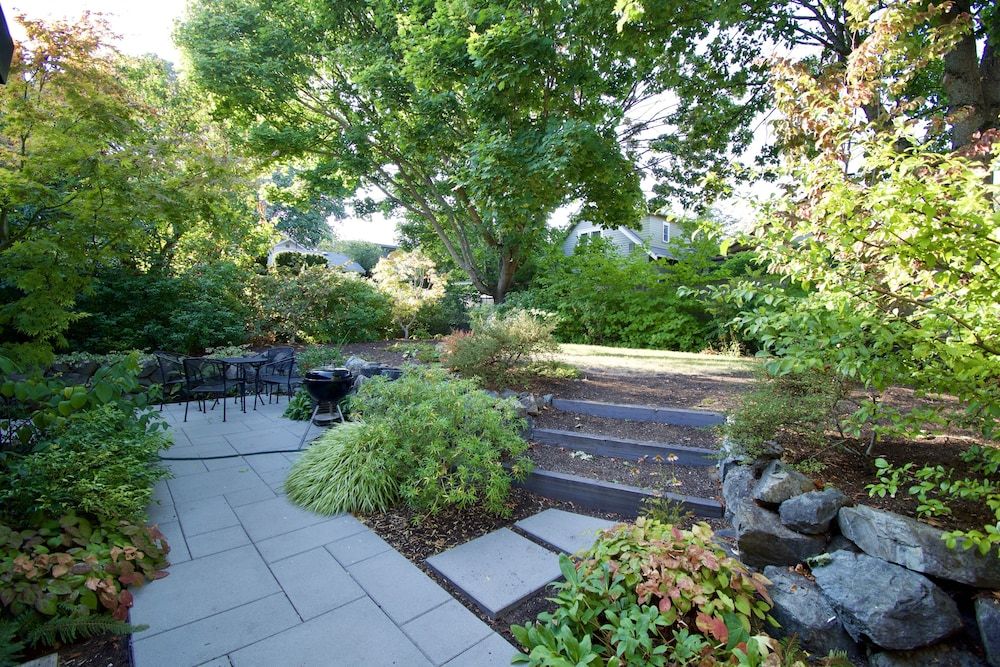 undefined Phinney Ridge Flat Backyard Oasis 4