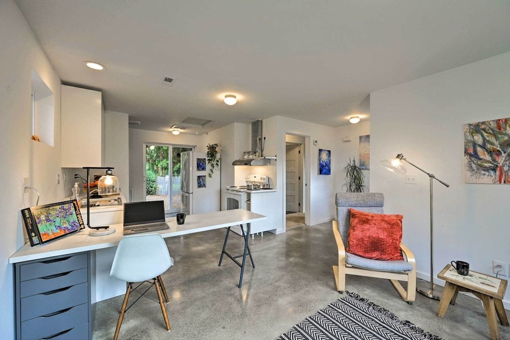 undefined Bright Seattle Cottage w/ Private Backyard Access! 7