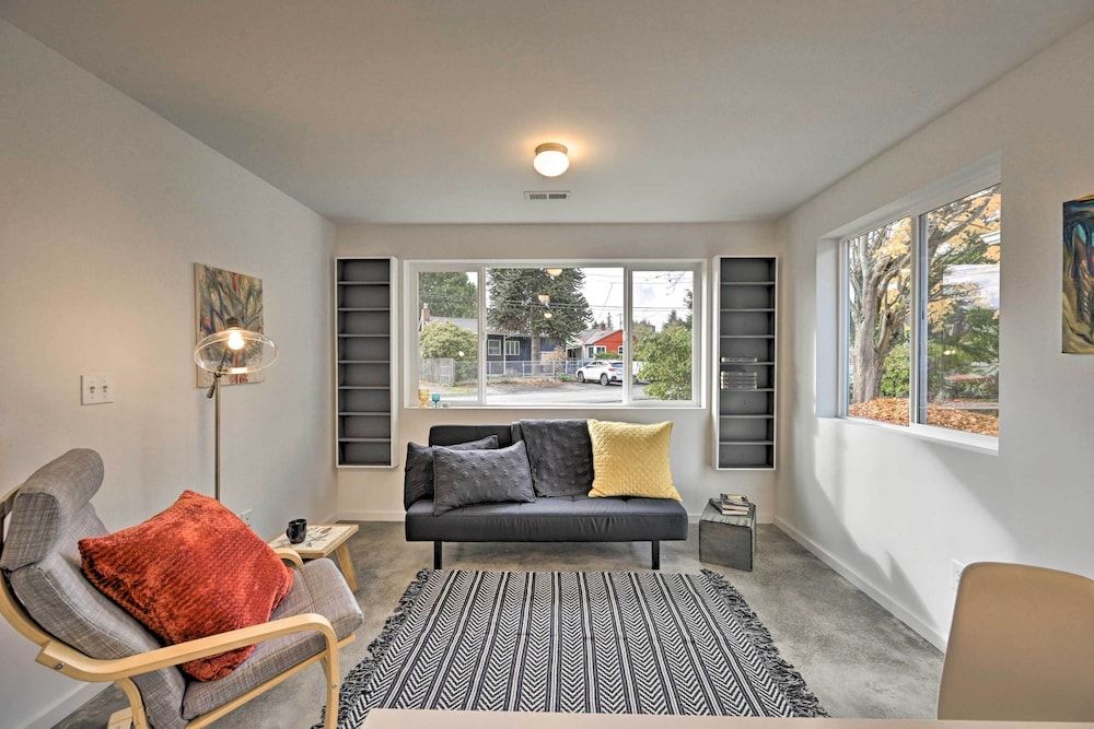 undefined Bright Seattle Cottage w/ Private Backyard Access! 8