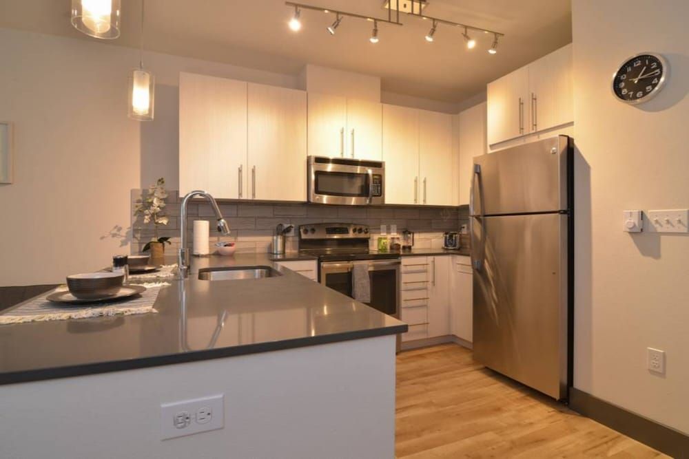 undefined Waterfront Modern Studio Rooftop Views 5