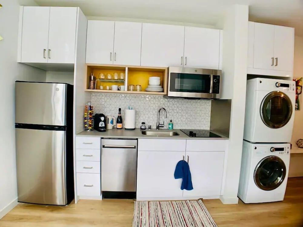 undefined Prime Roosevelt Contemporary Studio 4