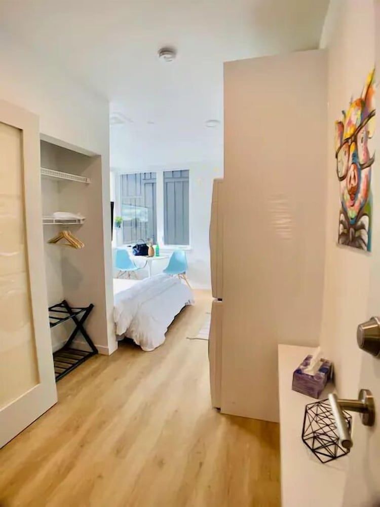 undefined Prime Roosevelt Contemporary Studio 10