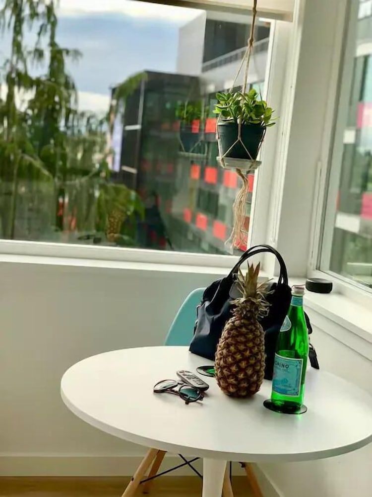 undefined Prime Roosevelt Contemporary Studio 7