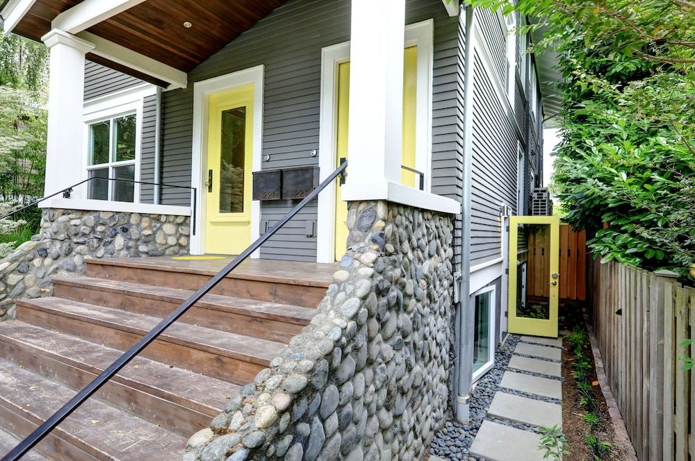 undefined Secret Garden on Top of Queen Anne