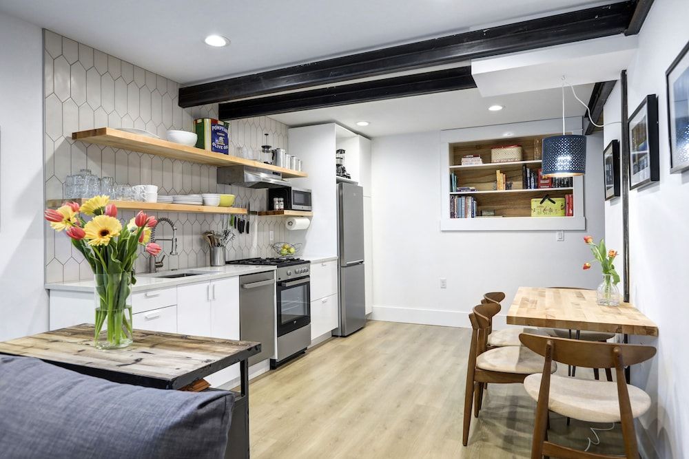 undefined Secret Garden on Top of Queen Anne 6