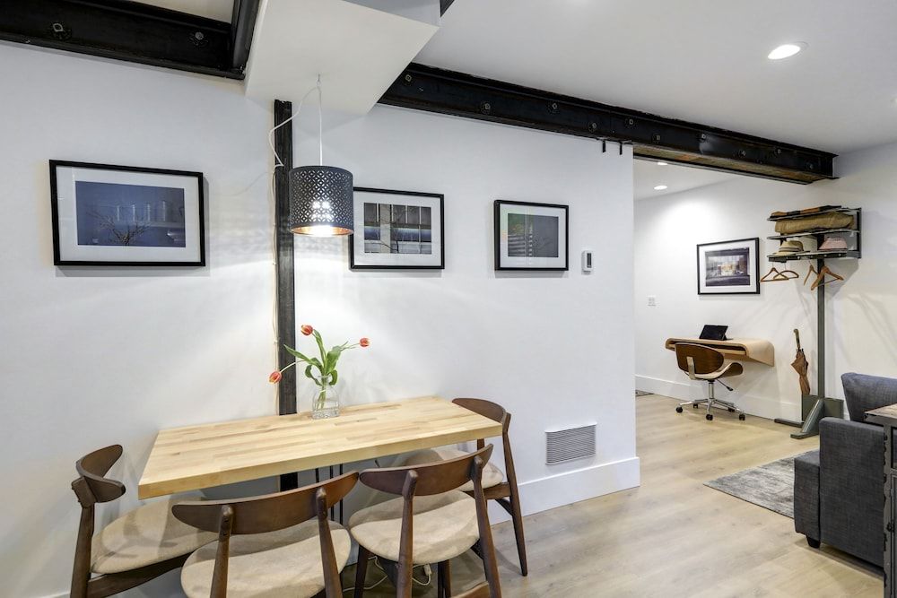 undefined Secret Garden on Top of Queen Anne 7