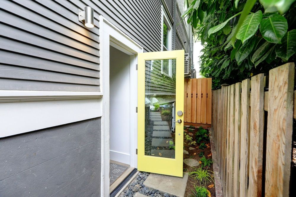 undefined Secret Garden on Top of Queen Anne 3