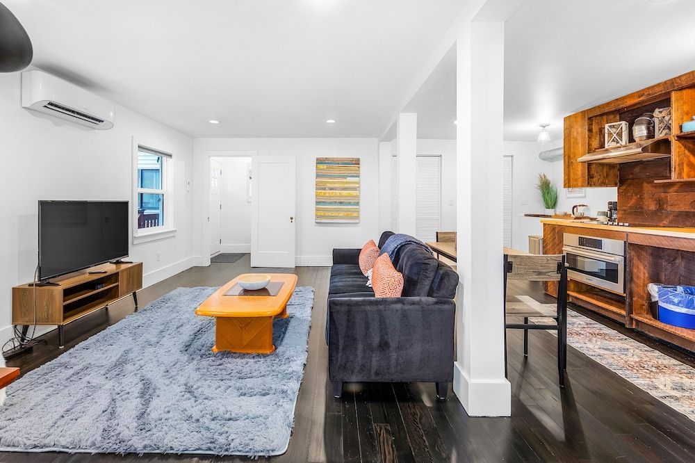 undefined 1BR Tranquil Haven in Beacon Hill 9