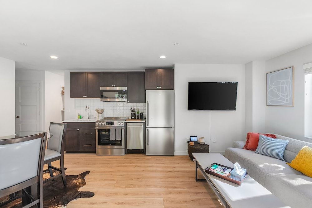 The Sweetest Hill - 81 Walkscore Classic Apartment 7