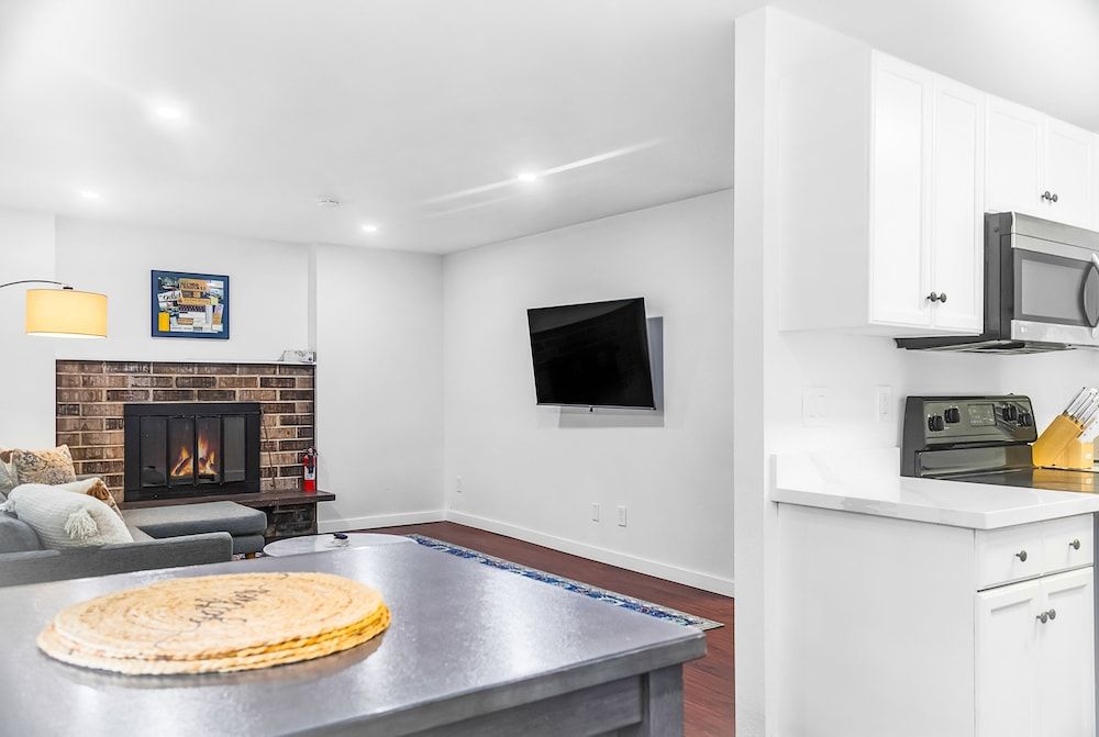 undefined Seattle Cloud 2BR Prime Location 9