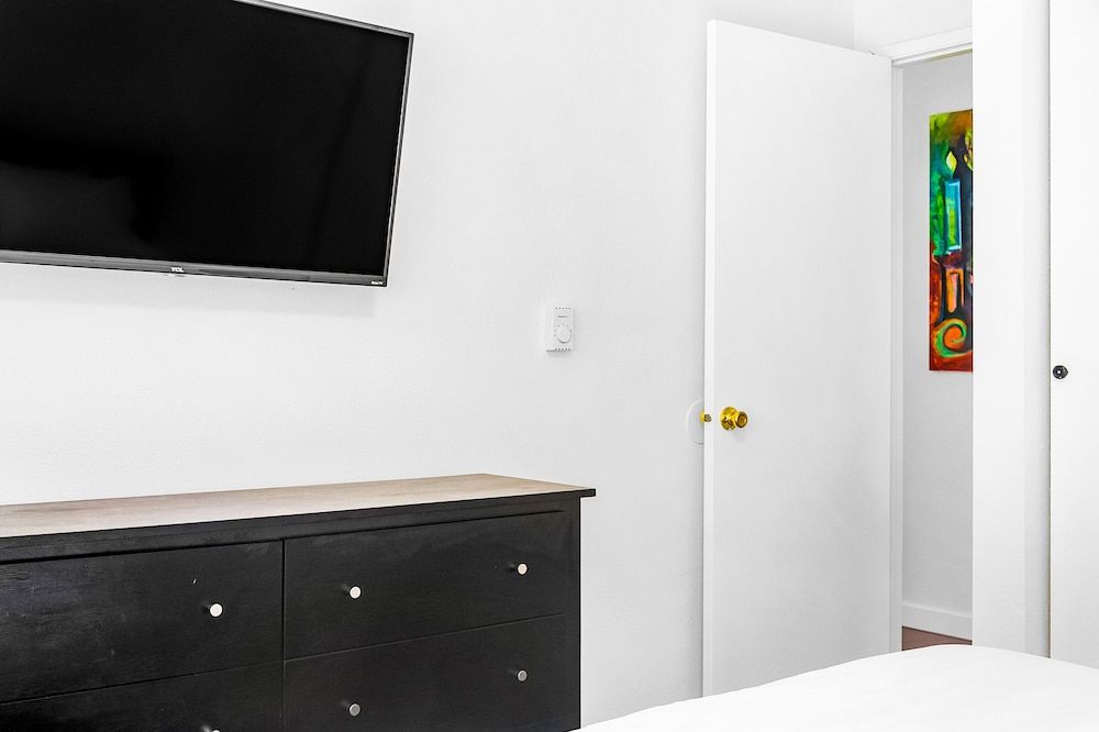 undefined Seattle Cloud 2BR Prime Location 4