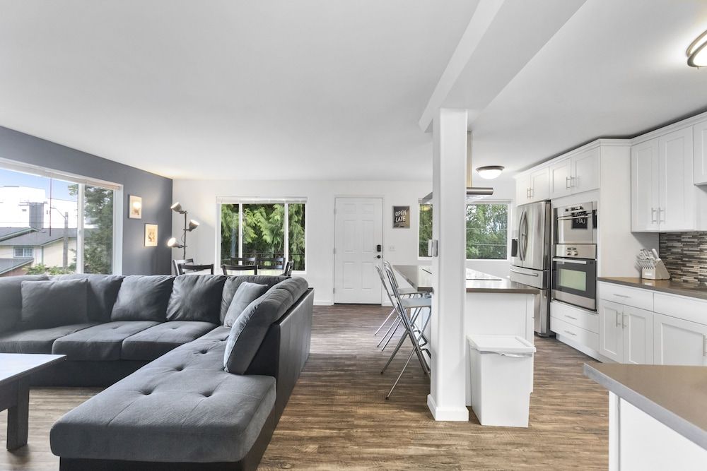 undefined Epicurean remodel in central location 9